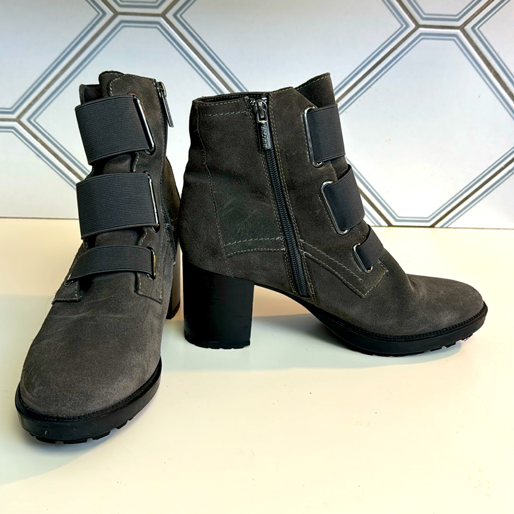 Valdini Charcoal Gray Suede Triple Strap F2019 Jenny Booties Sz 11 With 3” Heel
